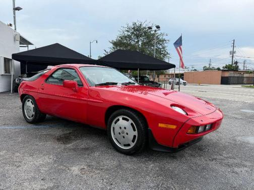 1985 Porsche 928 Base