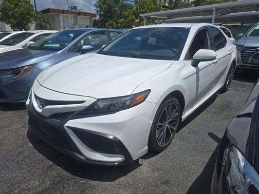 Super White 2021 Toyota Camry SE