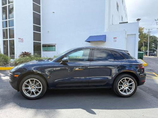 2017 Porsche Macan Sport