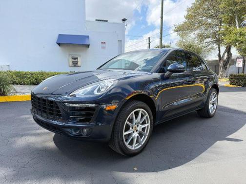 2017 Porsche Macan Sport