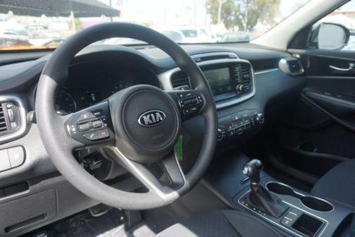 2018 Kia Sorento LX
