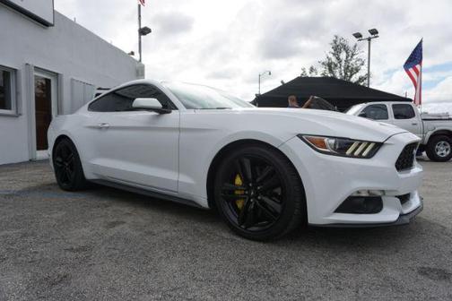 White 2017 Ford Mustang Premium