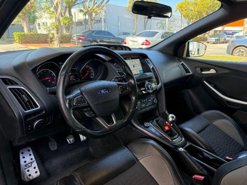 2016 Ford Focus ST 