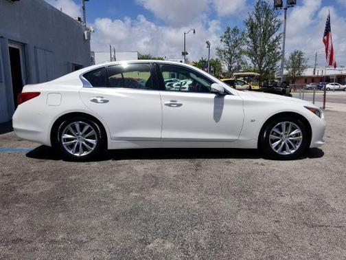 2014 INFINITI Q50 Base