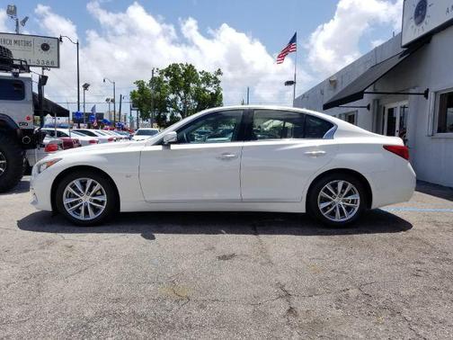 2014 INFINITI Q50 Base