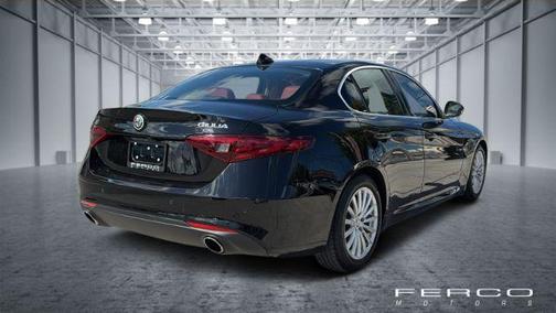 2021 Alfa Romeo Giulia Base