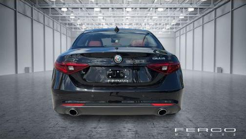 2021 Alfa Romeo Giulia Base