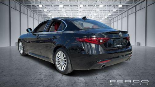 2021 Alfa Romeo Giulia Base