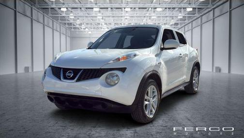 White Pearl 2014 Nissan Juke SV