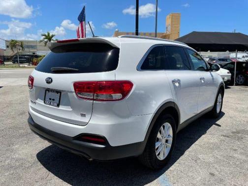 2017 Kia Sorento LX