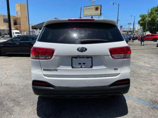 2017 Kia Sorento LX