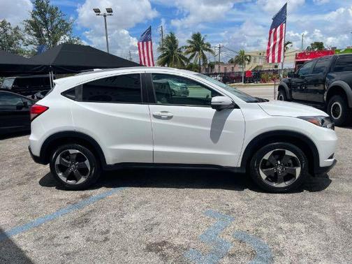 White 2018 Honda HR-V EX-L w/Navigation