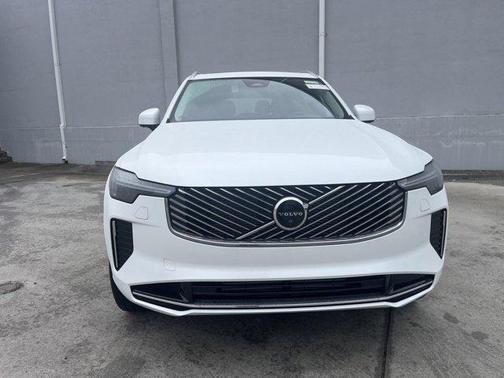 2025 Volvo XC90 Plug-In Hybrid T8 Ultra 7-Seater