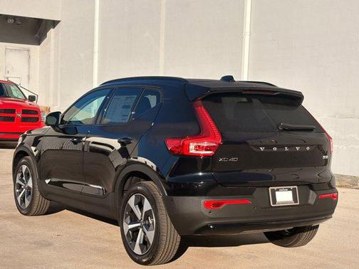 2026 Volvo XC40 B5 Plus