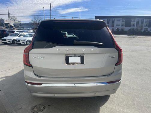 2025 Volvo XC90 Plug-In Hybrid T8 Plus 7-Seater