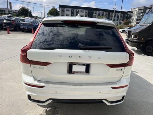 2026 Volvo XC60 B5 Plus