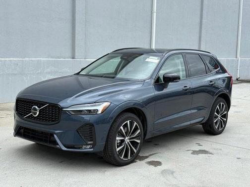 2025 Volvo XC60 Plus