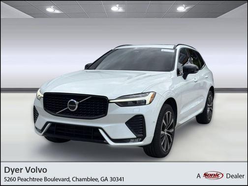 Crystal White Metallic 2024 Volvo XC60 B5 Plus Dark Theme