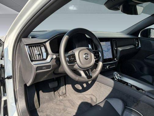 2024 Volvo S60 B5 Plus Black Edition