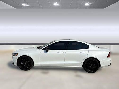 2024 Volvo S60 B5 Plus Black Edition
