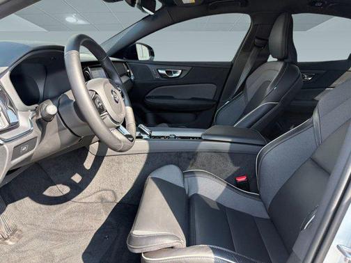 2024 Volvo S60 B5 Plus Black Edition