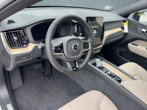 2026 Volvo XC60 B5 Plus