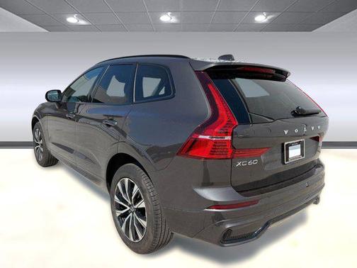 2025 Volvo XC60 B5 Core