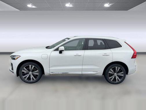 2023 Volvo XC60 Recharge Plug-In Hybrid T8 Plus Bright Theme