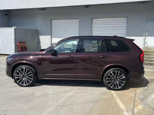 2026 Volvo XC90 B6 Ultra Dark Theme 6-Seater
