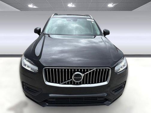 2022 Volvo XC90 T6 Momentum