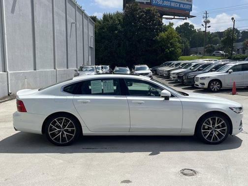 2018 Volvo S90 T5 Momentum