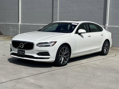 2018 Volvo S90 T5 Momentum