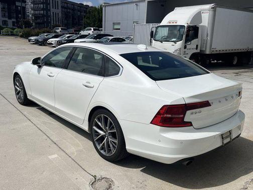 2018 Volvo S90 T5 Momentum