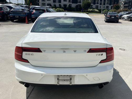 2018 Volvo S90 T5 Momentum