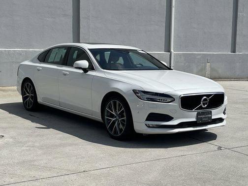 2018 Volvo S90 T5 Momentum