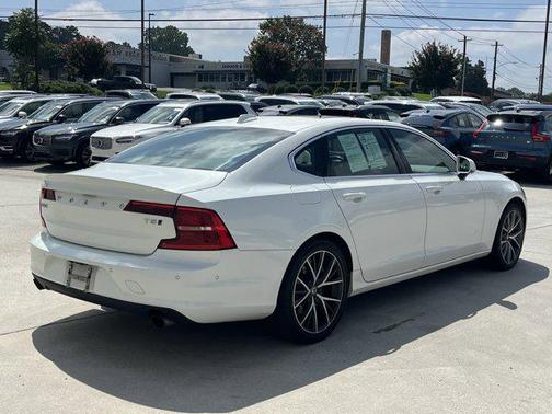 2018 Volvo S90 T5 Momentum