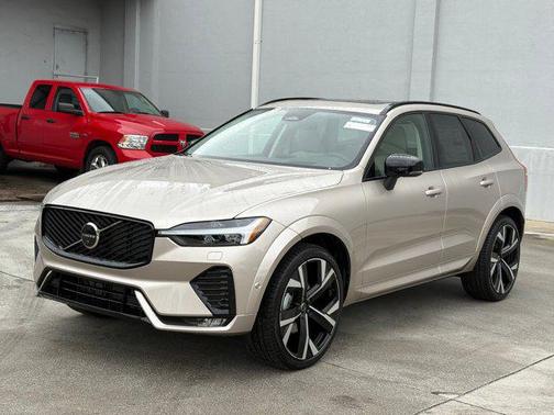 2026 Volvo XC60 B5 Ultra