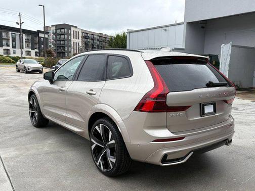 2026 Volvo XC60 B5 Ultra