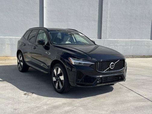 2025 Volvo XC60 Plug-In Hybrid T8 Plus