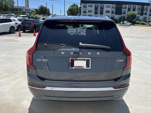 2025 Volvo XC90 Plug-In Hybrid T8 Plus 7-Seater