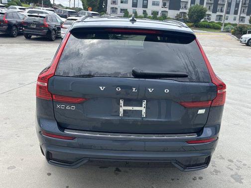 2023 Volvo XC60 Recharge Plug-In Hybrid T8 Plus Dark Theme