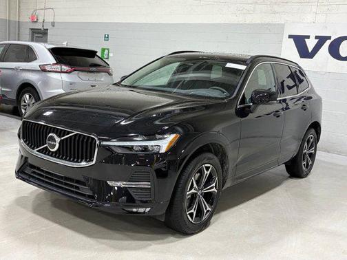 2022 Volvo XC60 B5 Momentum