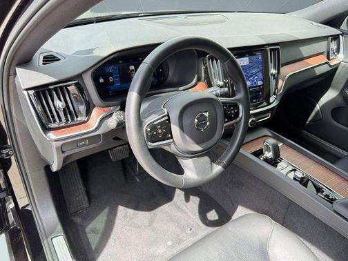 Onyx Black Metallic 2023 Volvo S60 B5 Plus Black Edition