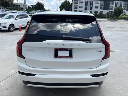 2026 Volvo XC90 Plug-In Hybrid T8 Ultra Dark Theme 7-Seater