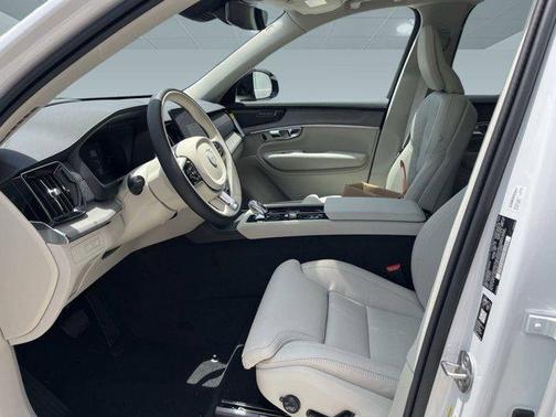 2026 Volvo XC90 Plug-In Hybrid T8 Ultra Dark Theme 7-Seater