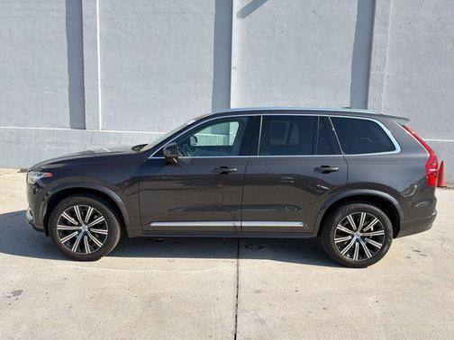 Platinum Grey Metallic 2024 Volvo XC90 B5 Core Bright Theme