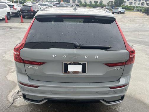 2025 Volvo XC60 B5 Core