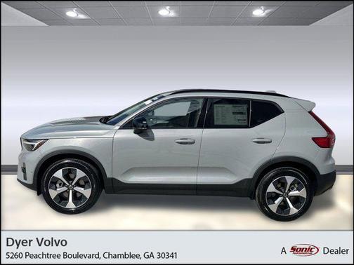 2026 Volvo XC40 B5 Plus
