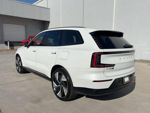 2025 Volvo EX90 Twin Motor Ultra