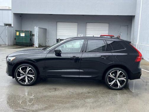 2025 Volvo XC60 B5 Ultra